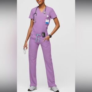 Figs scrub set in Lilac